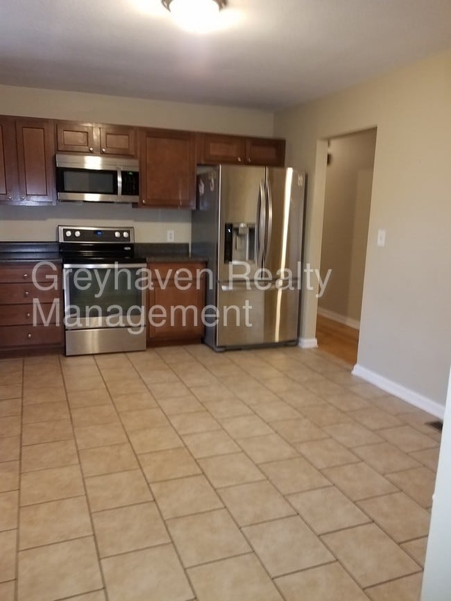 Building Photo - 6223 Celtic Dr
