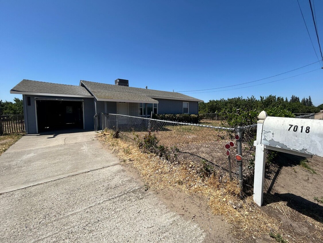 Primary Photo - 7018 W Main St