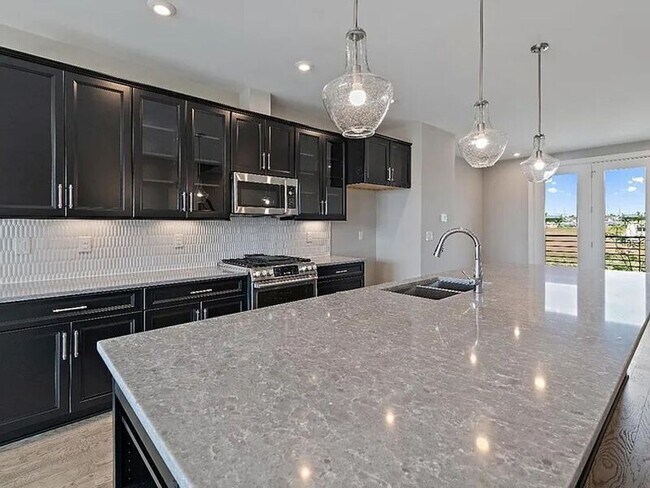 Foto del edificio - 7234 Otley Dr
