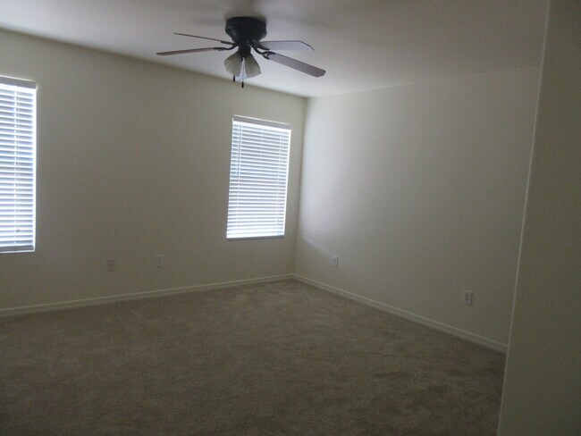 Foto del edificio - Unfurnished lovely home