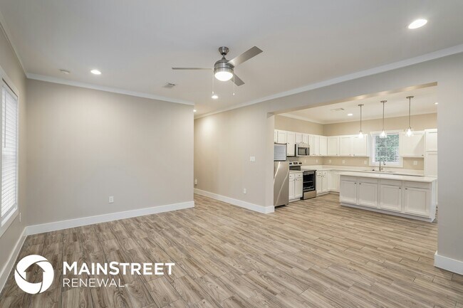 Foto del edificio - 9330 Crestview Dr