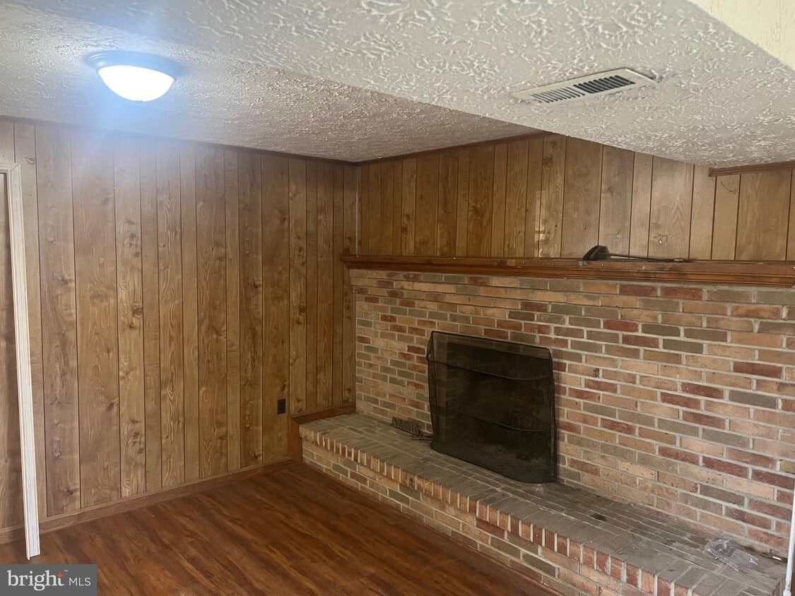 6812 Middlefield Rd, Fort Washington, MD 20744 House for Rent in Fort