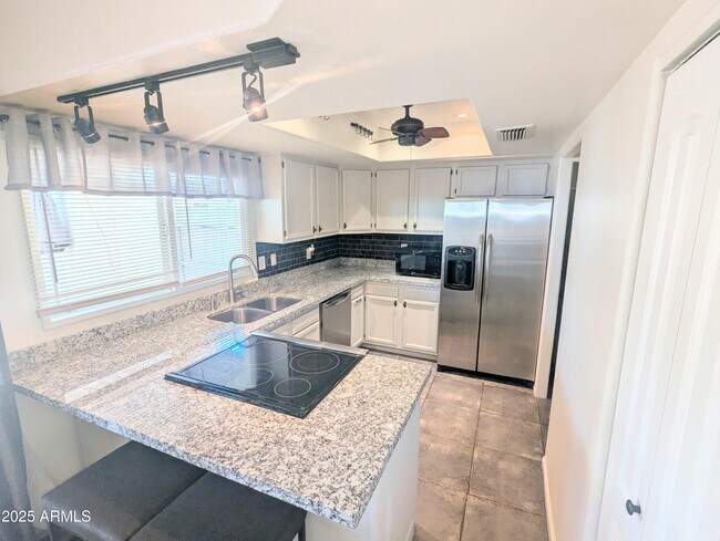 Foto del edificio - 5922 N 83rd St