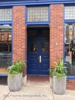 Primary Photo - 120 N George St