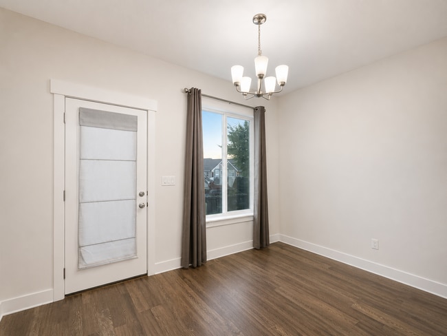 Building Photo - Modern 3-Bed Vineyard Townhome Near UVU with Stunning Amenities!
