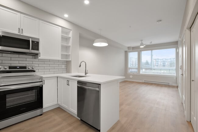 Building Photo - Pinnacle Suites