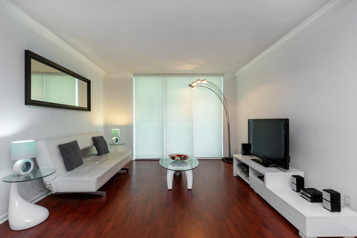 Primary Photo - 3901 S Ocean Dr