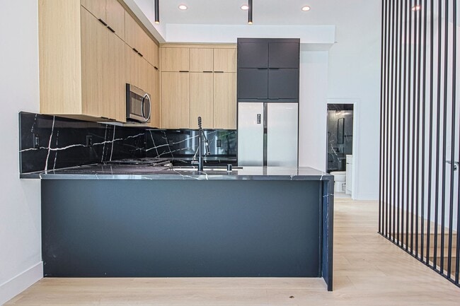 Foto del edificio - 715 N Gramercy Pl