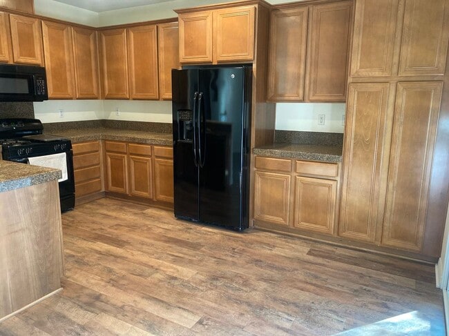 Building Photo - 1898 El Nido Ave