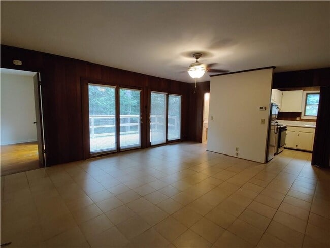 Building Photo - 3215 Cherry Ln