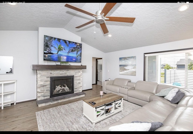 Building Photo - 8853 Meadowlark Pky