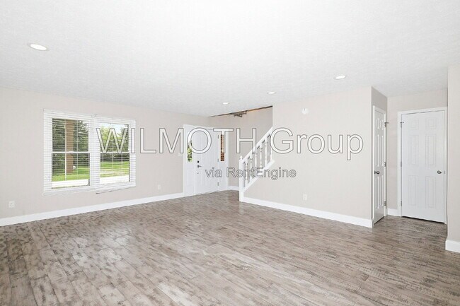 Foto del edificio - 9224 Oak Knoll Ln