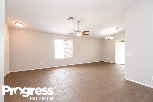 Foto del edificio - 328 S 89th St