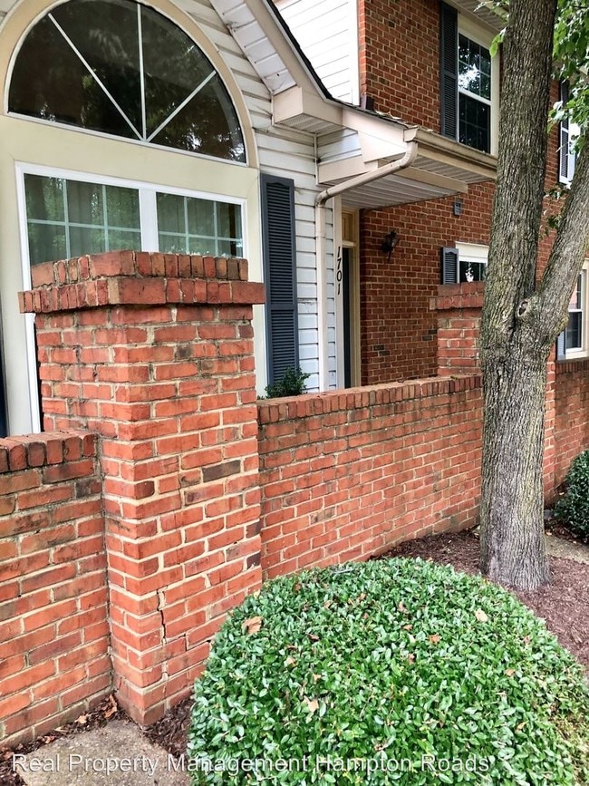 Building Photo - 3 br, 2 bath House - 1701 Willow Creek Court