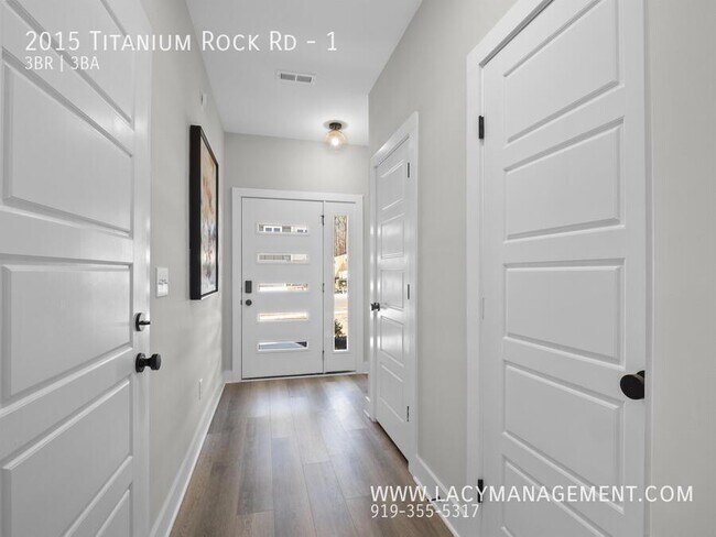 Foto del edificio - 2015 Titanium Rock Rd