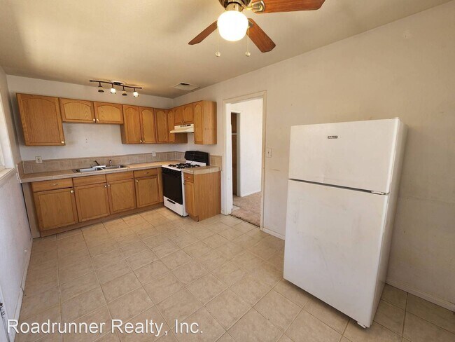 Building Photo - 3 br, 1 bath House - 68983 Old Dale