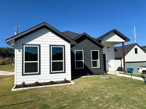 Building Photo - 2600 San Gabriel Dr