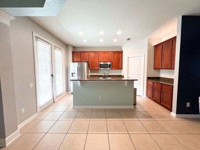 Foto del edificio - Stunning 3/2.5 Windermere Townhome