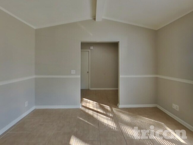 Foto del edificio - 7937 Dwyer Dr