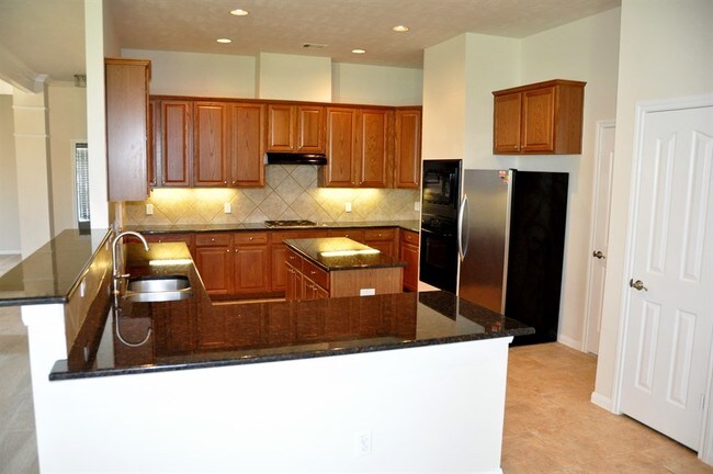 Building Photo - 2711 Surrey Cir
