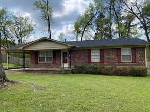 Building Photo - 104 McCool Dr