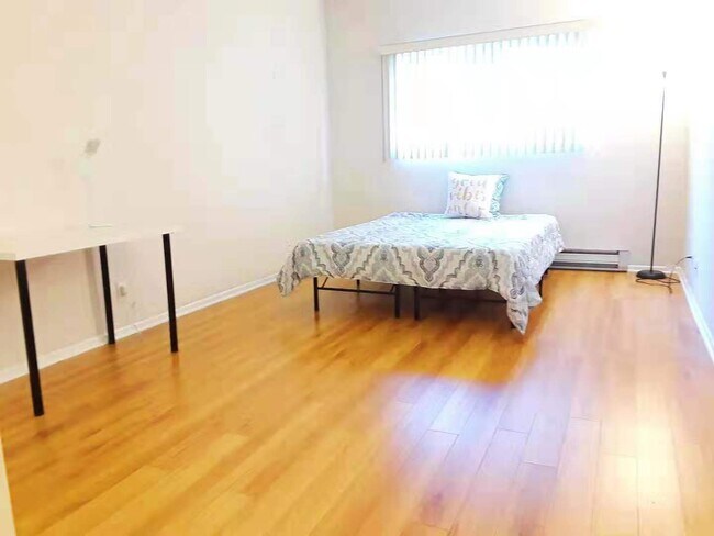 Foto del edificio - 1424 Amherst Ave