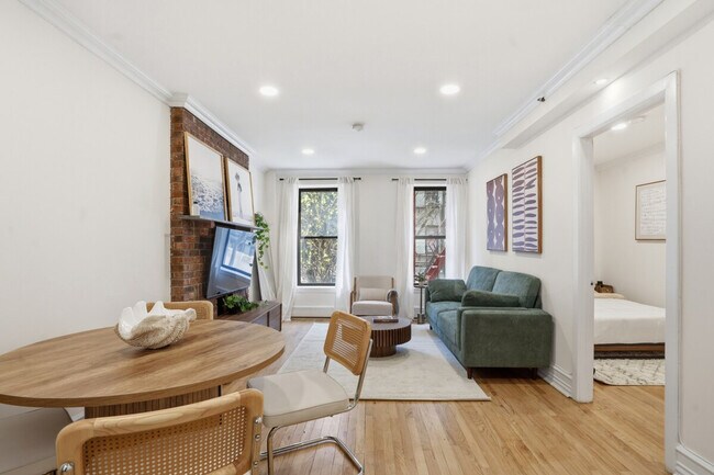 Foto del edificio - 153 E 103rd St