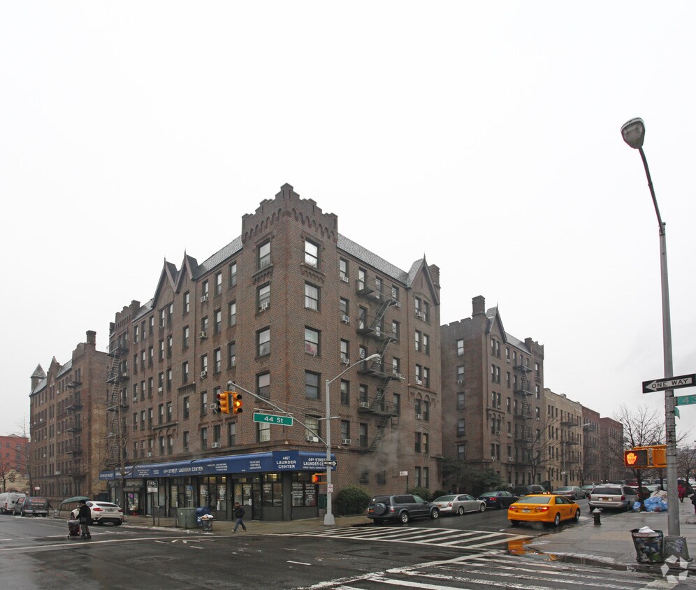 Foto del edificio - 43-05 44th St