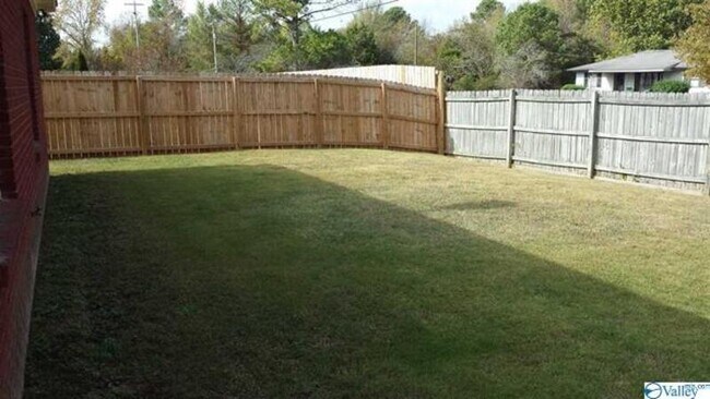 Building Photo - 3514 Choctaw Dr SE