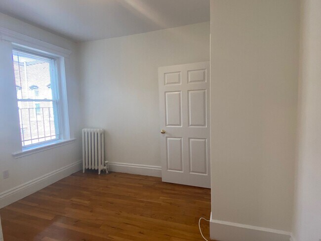 Building Photo - 1292 Commonwealth Ave