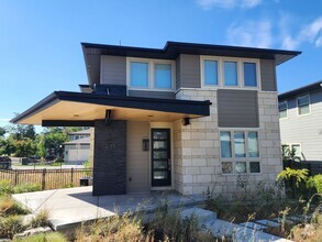 Building Photo - 2149 Porter Ave