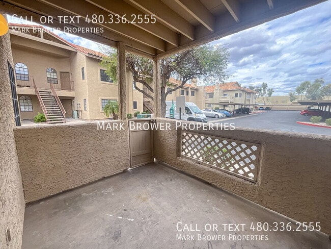 Building Photo - 930 N Mesa Dr