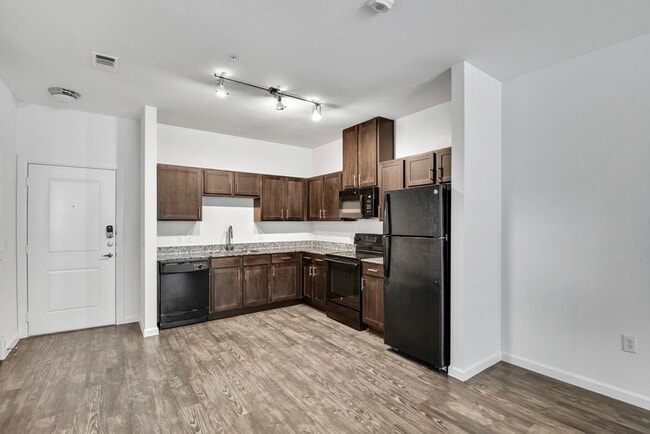 Interior Photo - Lantower Techridge