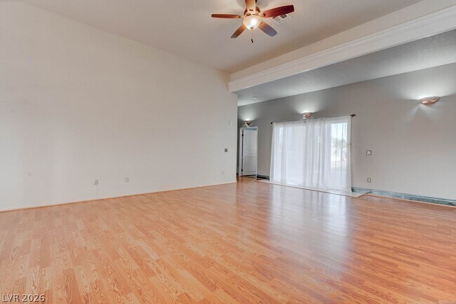 Foto del edificio - 4880 Dorrell Ln