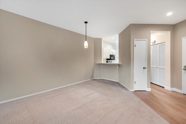 Building Photo - 121 Shorebird Cir