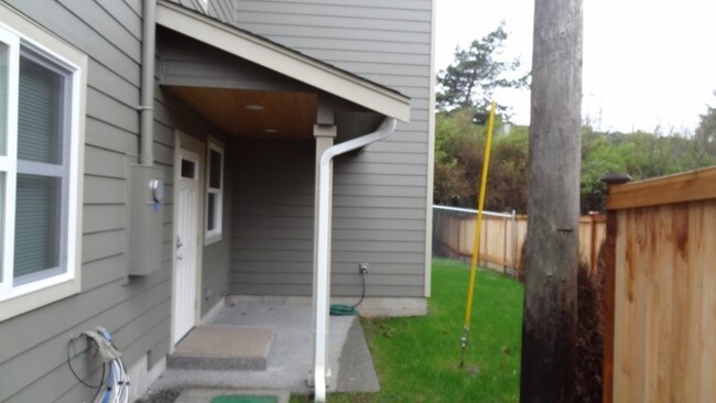 Building Photo - 616 NE 53rd St