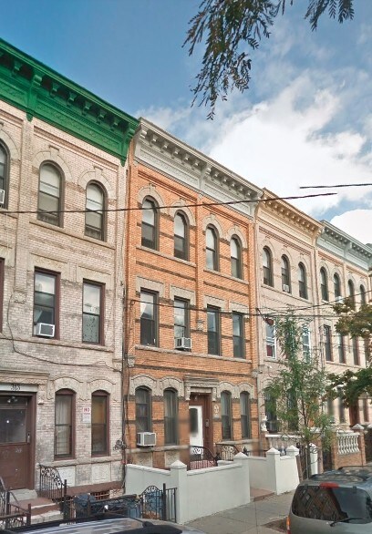 Primary Photo - 315 Menahan St