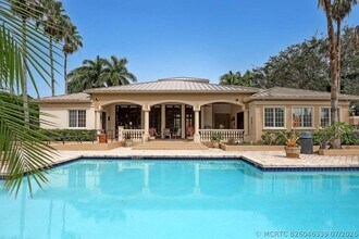 Building Photo - 1407 Crestwood Ct S