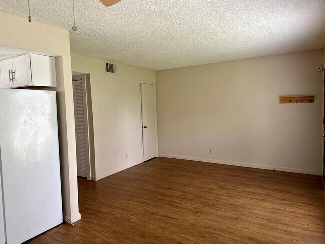 Foto del edificio - 3438 Willowrun Dr