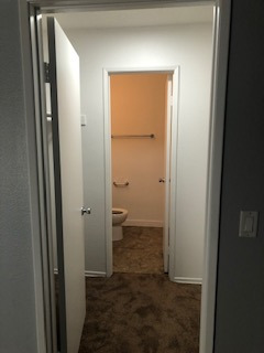 Walk in closet - Oasis Apartments