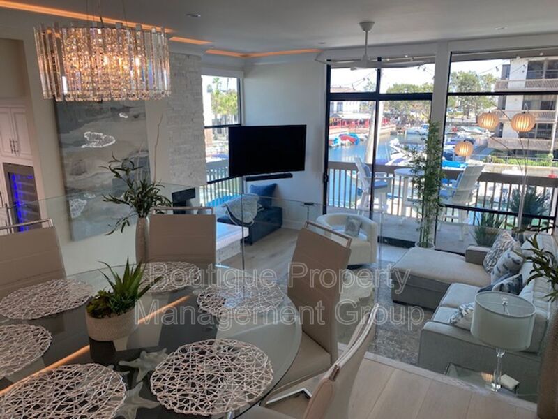 Foto principal - 8234 Marina Pacifica Dr N