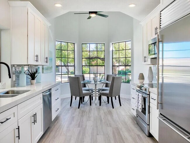 Foto del edificio - 9448 N 105th St