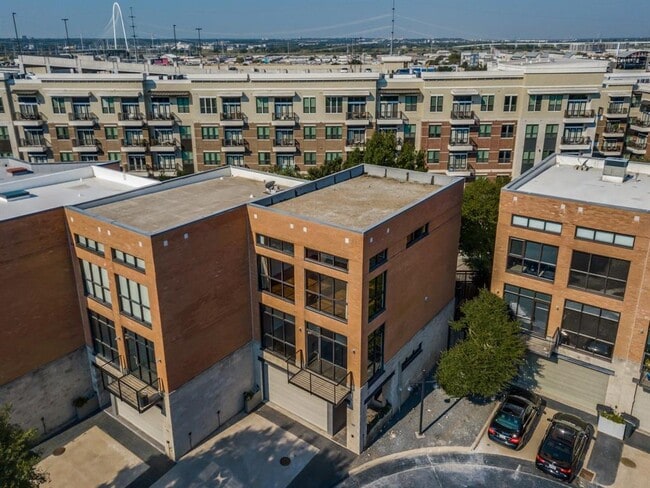 Building Photo - 2915 Magnolia Hill Ct
