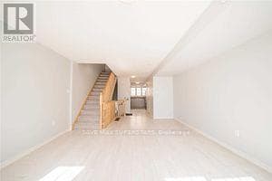 Photo du bâtiment - 86 Aquatic Ballet Path