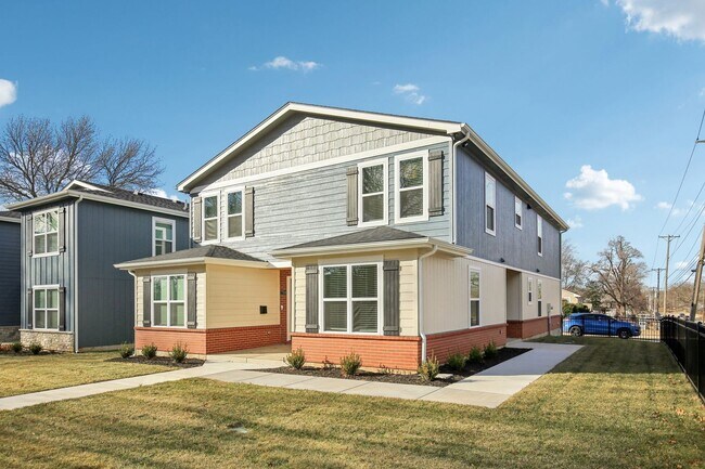 Foto del edificio - Main St Townhomes