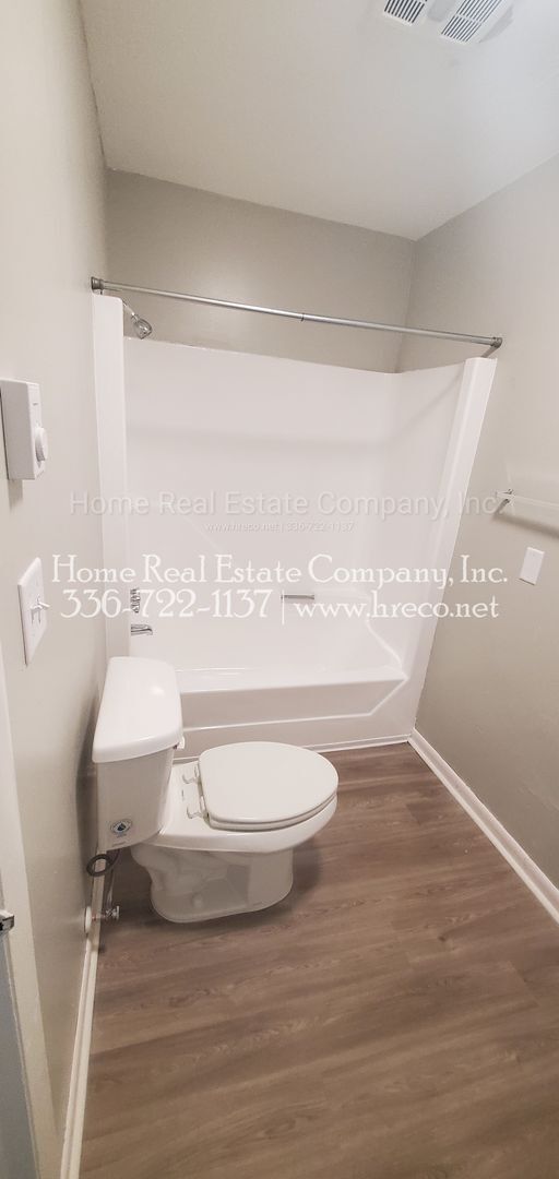 Foto del edificio - 829 W. Seventh Street Apt #7