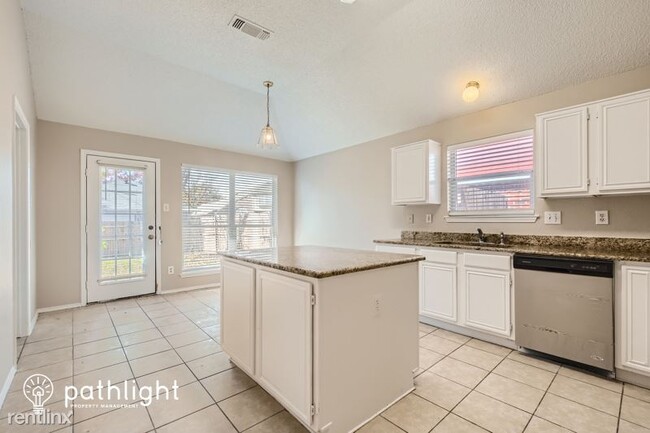Building Photo - 2809 Hidden Springs Dr UNIT