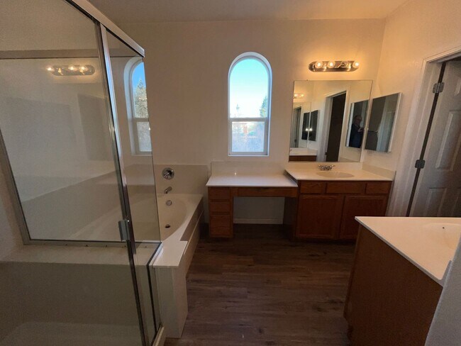 Building Photo - 4BR|2.5BA Townhome w/Water |Sewer |Garbage...