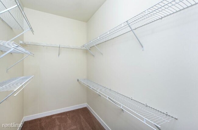 Foto del edificio - 690 W Wayman St