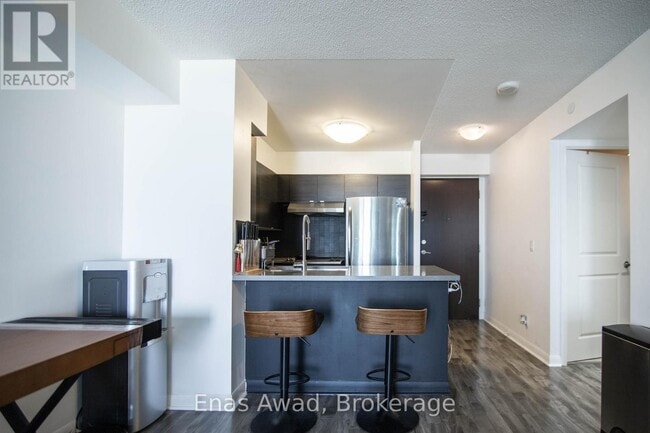 Building Photo - 215 Sherway Gardens Rd